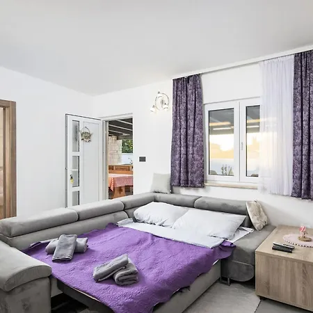 Semesterbostad Georgine By Interhome
